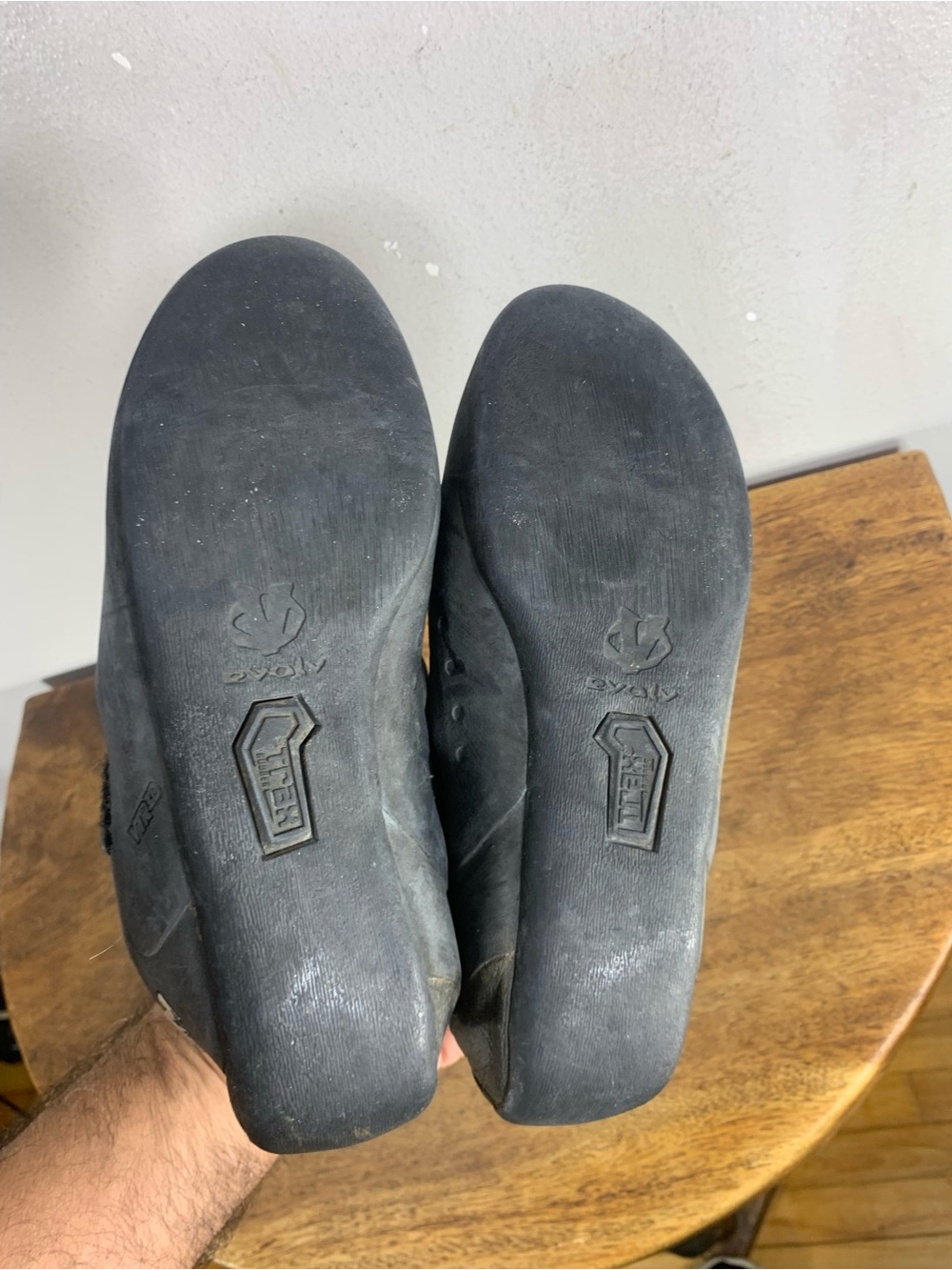 Climbing shoes - Picture 7 of 8